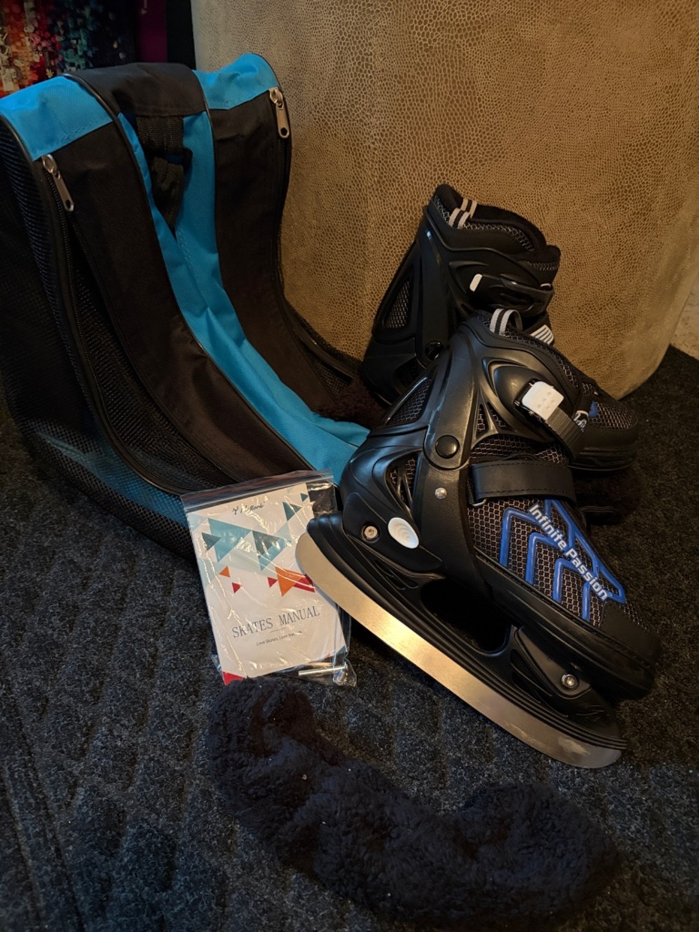 Infinite Passion Adjustable Black and Blue Ice Skates With Carrying Bag L 5Y-8Y